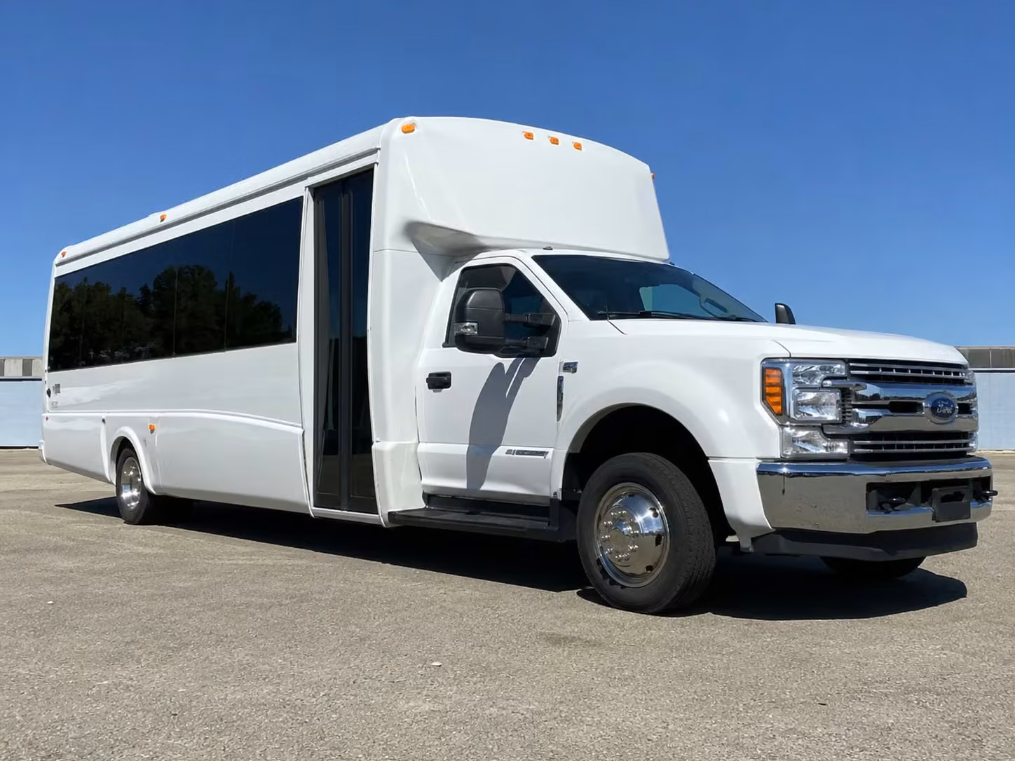 18 passenger minibus